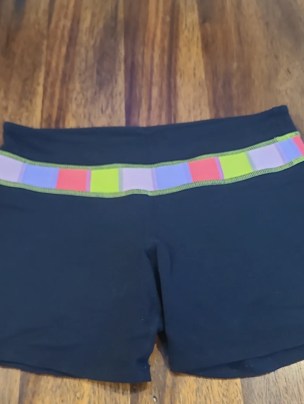 Lululemon reversible  sz 6 groove short